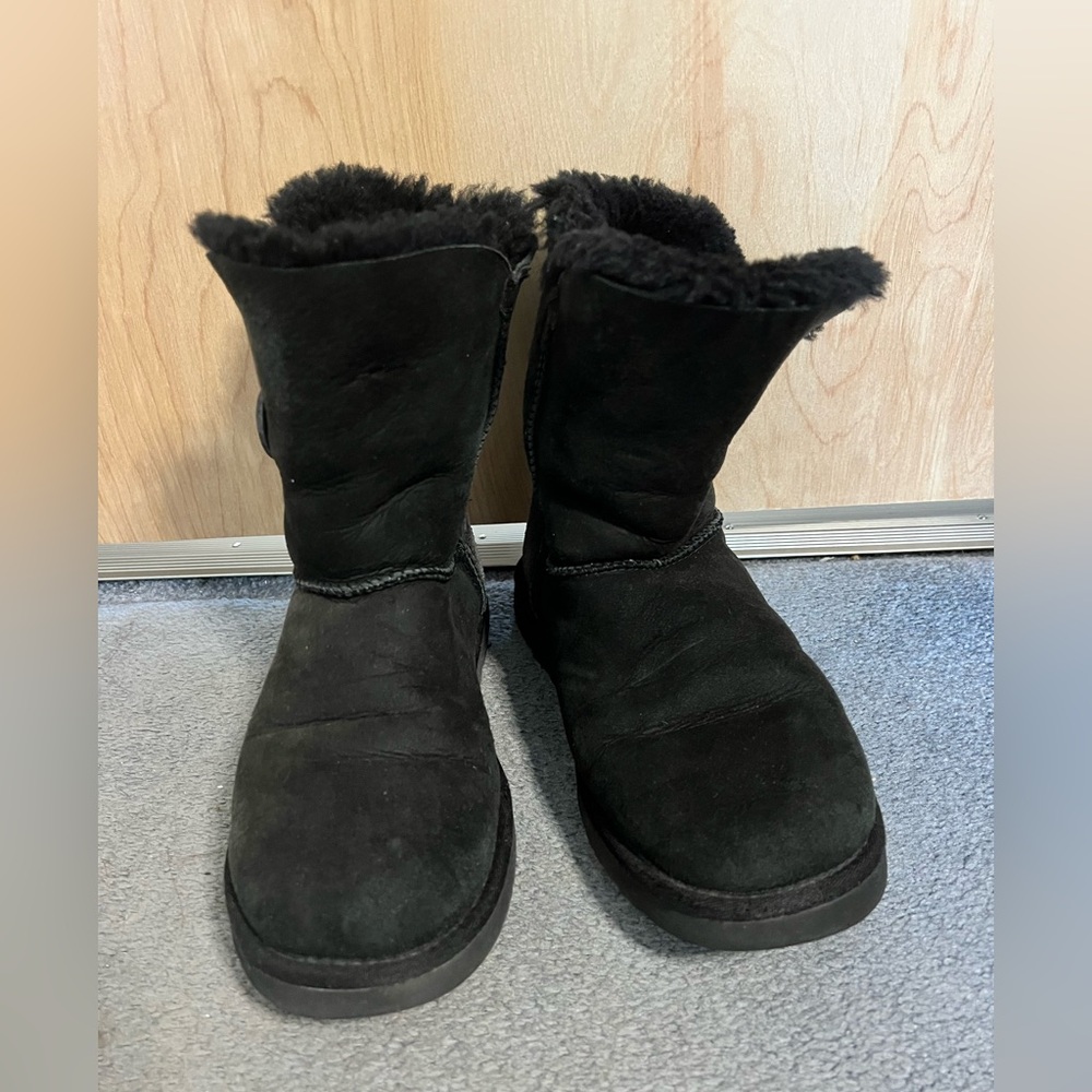 UGG Black Bailey Button boots Size W7